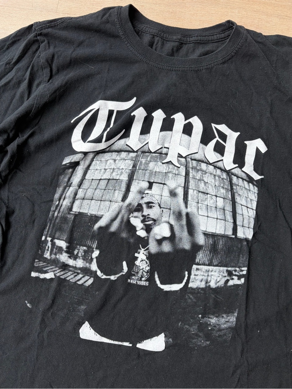2 Pac Shirt - Picture 2 of 2